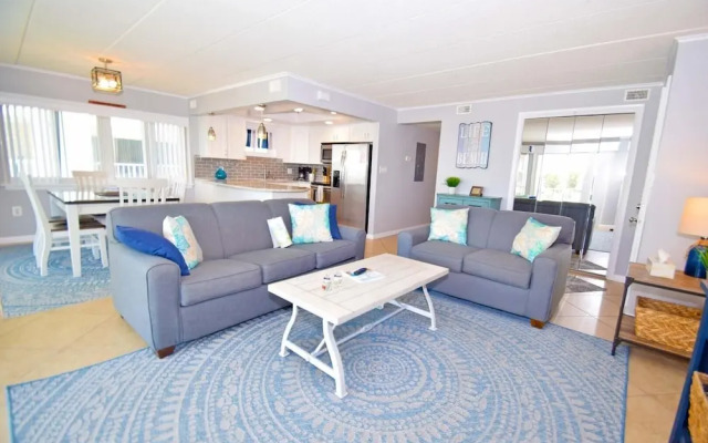 Thunder Island 117c 2 Bedroom Condo by RedAwning