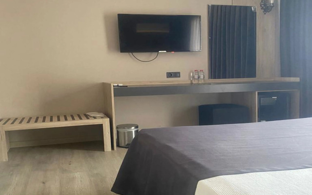 Grand Faik Hotel Çeşme