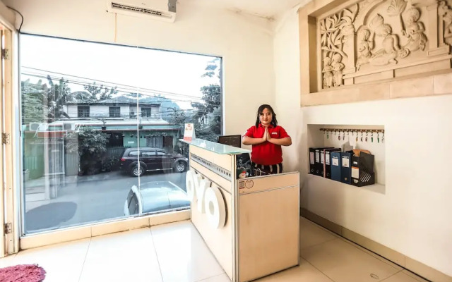 OYO 188 Nely Murni Residence