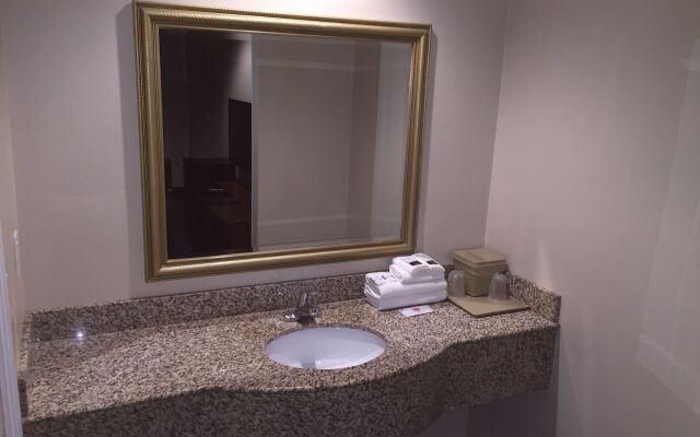 Walnut Inn & Suites West Covina