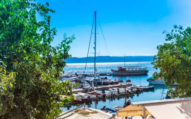 Hope - 30m to the sea & Seaview - R3