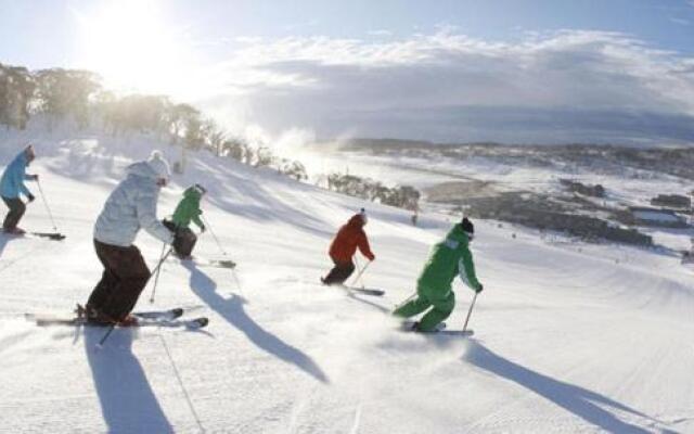 Kookaburra Ski Lodge