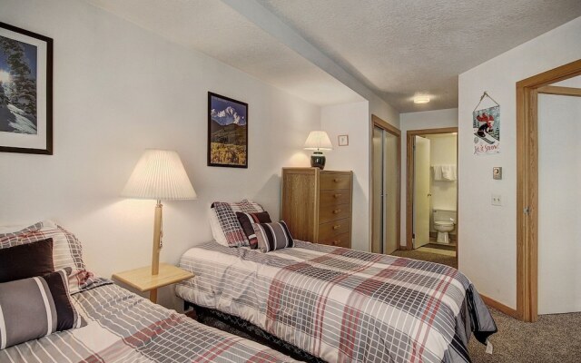 2062 The Pines 2 Bedroom Condo by RedAwning