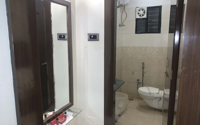 JK Rooms 126 Parashar Legacy - Station