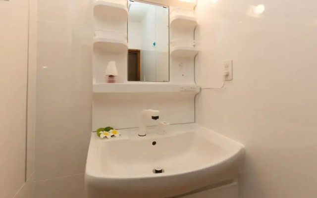 South Window Onna-son