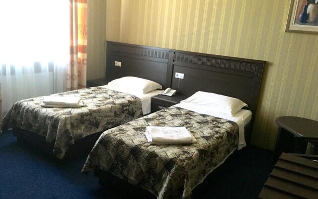 Silver Hotel