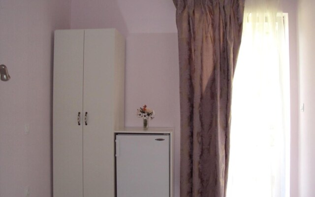 Yasemi Rooms