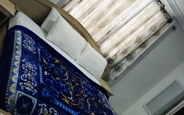 Menyinda Hotel and Restaurant