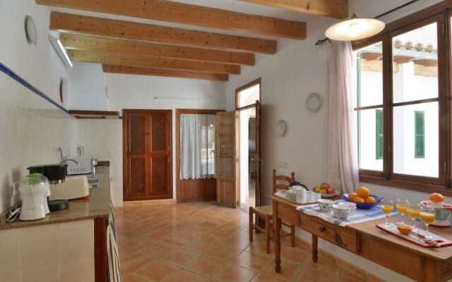 Mallorca Town House with Pool Beaches 20 Mints