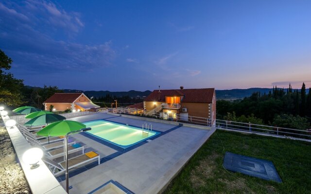 Villa Aniva