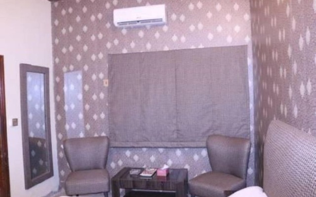 Hotel Four Season Inn