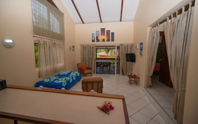 Bora Bora Holiday's Lodge and Villa