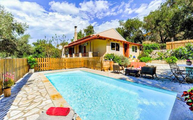 Dimitris Cottage in Apergatika