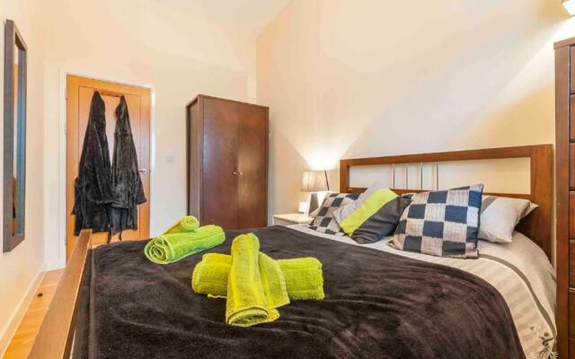 Smythen St, 2 bed apartment with balcony