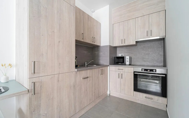 WestSide Garden Apartments by Urbanrent