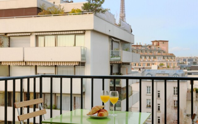 Le Marais Temple Apartment