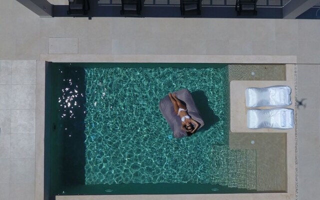 Villa Olive Green