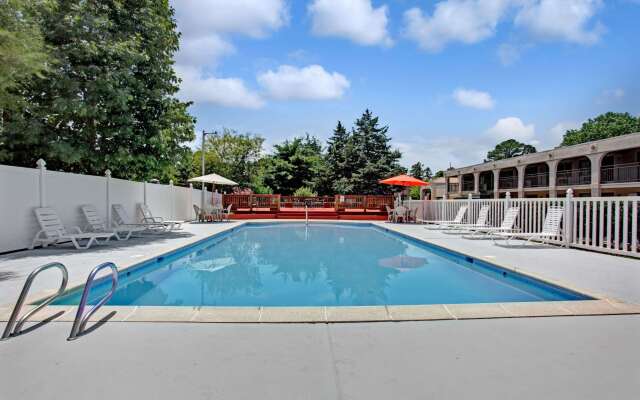 Super 8 by Wyndham Williamsburg/Historic Area