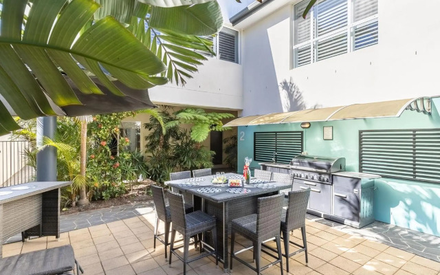 Dolphin Lagoon 196 Soldiers Pt Rd Luxury Escape