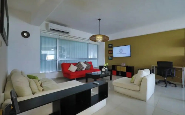 Spacious Condo with Gym & Pool Cancun