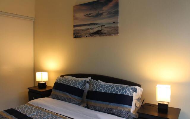 Custom Luxury Suite - By Elite Suites