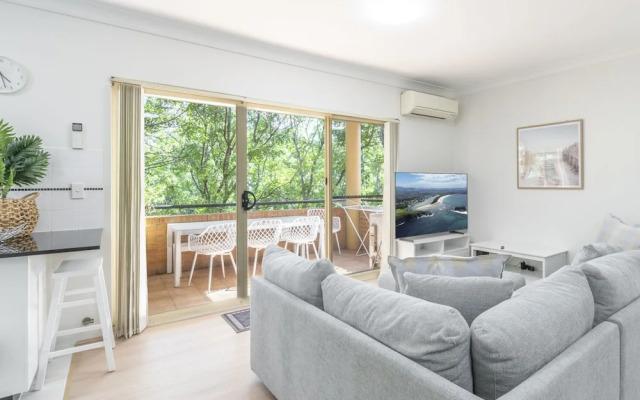 Kozyguru | Homebush West | 3-Beds Apt With Parking
