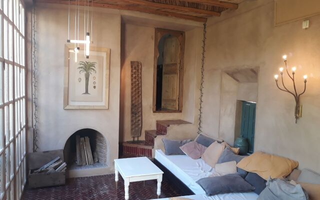Riad Kbour & Chou