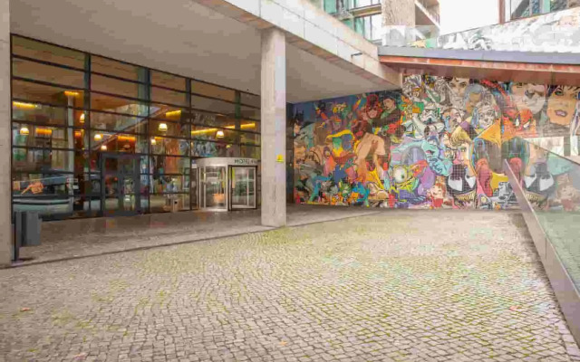 VIP Executive Art's Hotel