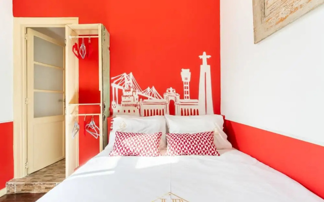 Artistic Alfama 4BR Cathedral Views Tram 28
