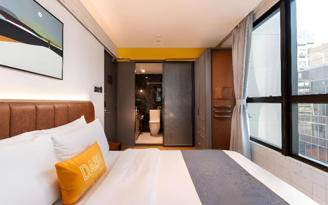 Dash Living On Hollywood