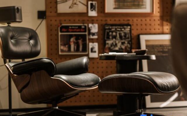 Owspace H & Joyland Inn