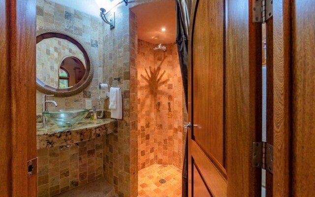 Sunny Vacation Villa 75