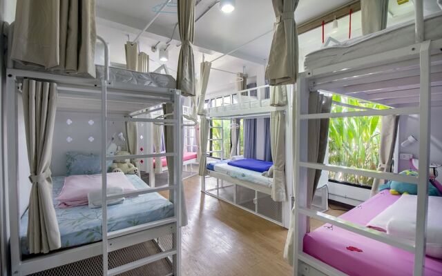 OYO 705 Hostel@seatzstation