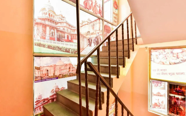 Hotel Tri-Lok Palace