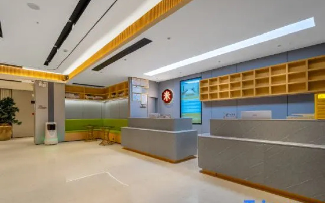 Kaimeix Hotel (Baojing Station Branch)
