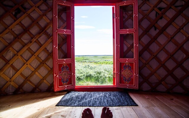 Traustholtshólmi - Yurt Experience on a Private Island