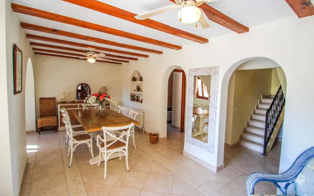 Simon - pretty holiday property with private pool in Benissa