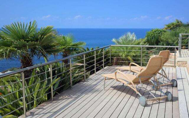 Seafront 5 Bedroom Villa Paradise in Sea Caves
