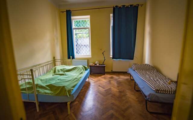 Mountain Tale - Hostel
