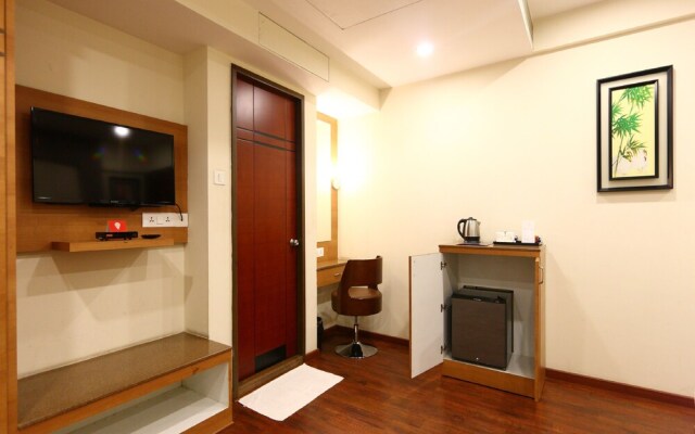 OYO 8108 Adore Residency