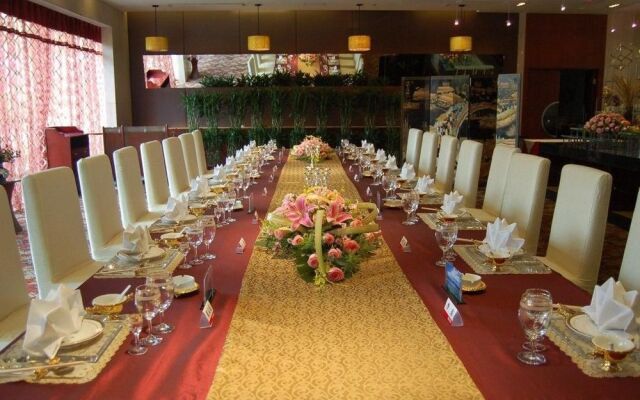 Yichang Guobin Garden Hotel