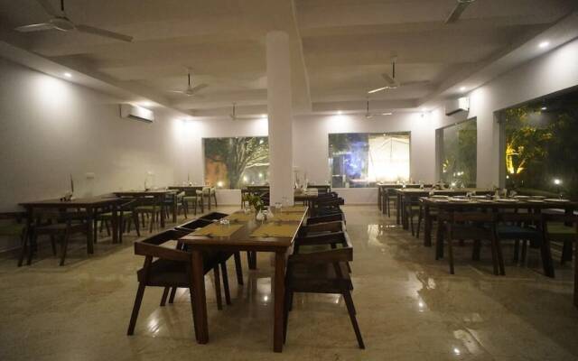 The White Oak Corbett Spa & Resort