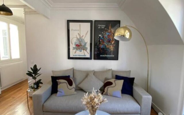 MAGNIFICENT apartment very CHARMING in PARIS 17