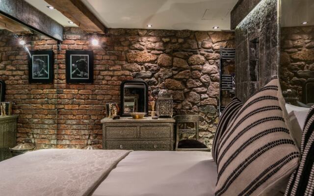 Black Moon - Adults Only