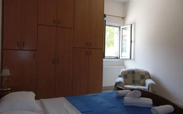 Marina Apartments &amp; Studios