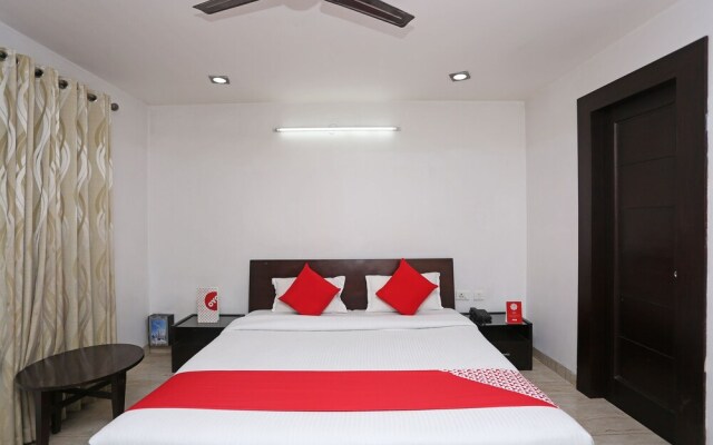 OYO 19309 Hotel Rajshree