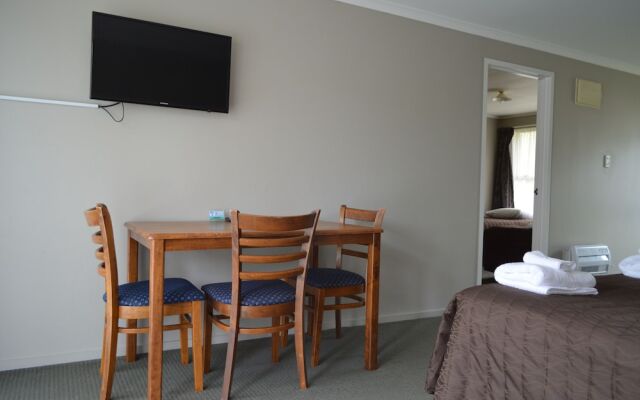 Brightwater Motor Inn
