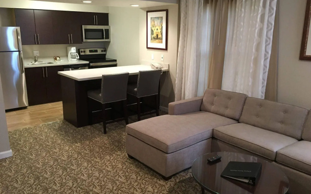 Chase Suite Hotel Newark-Fremont