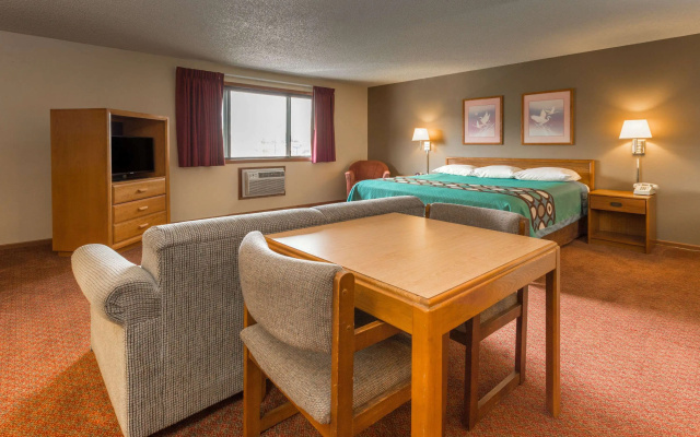Super 8 Hartford WI