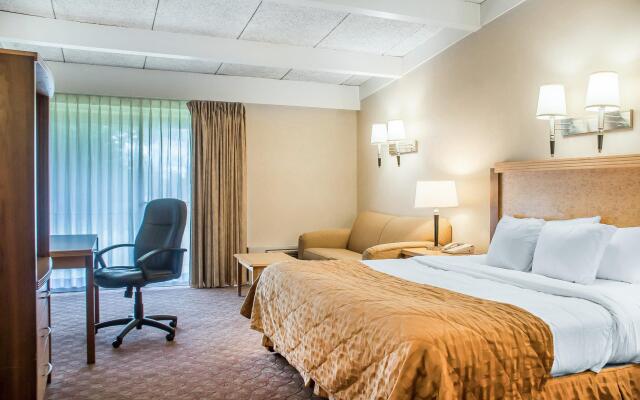 Clarion Hotel Buffalo Airport